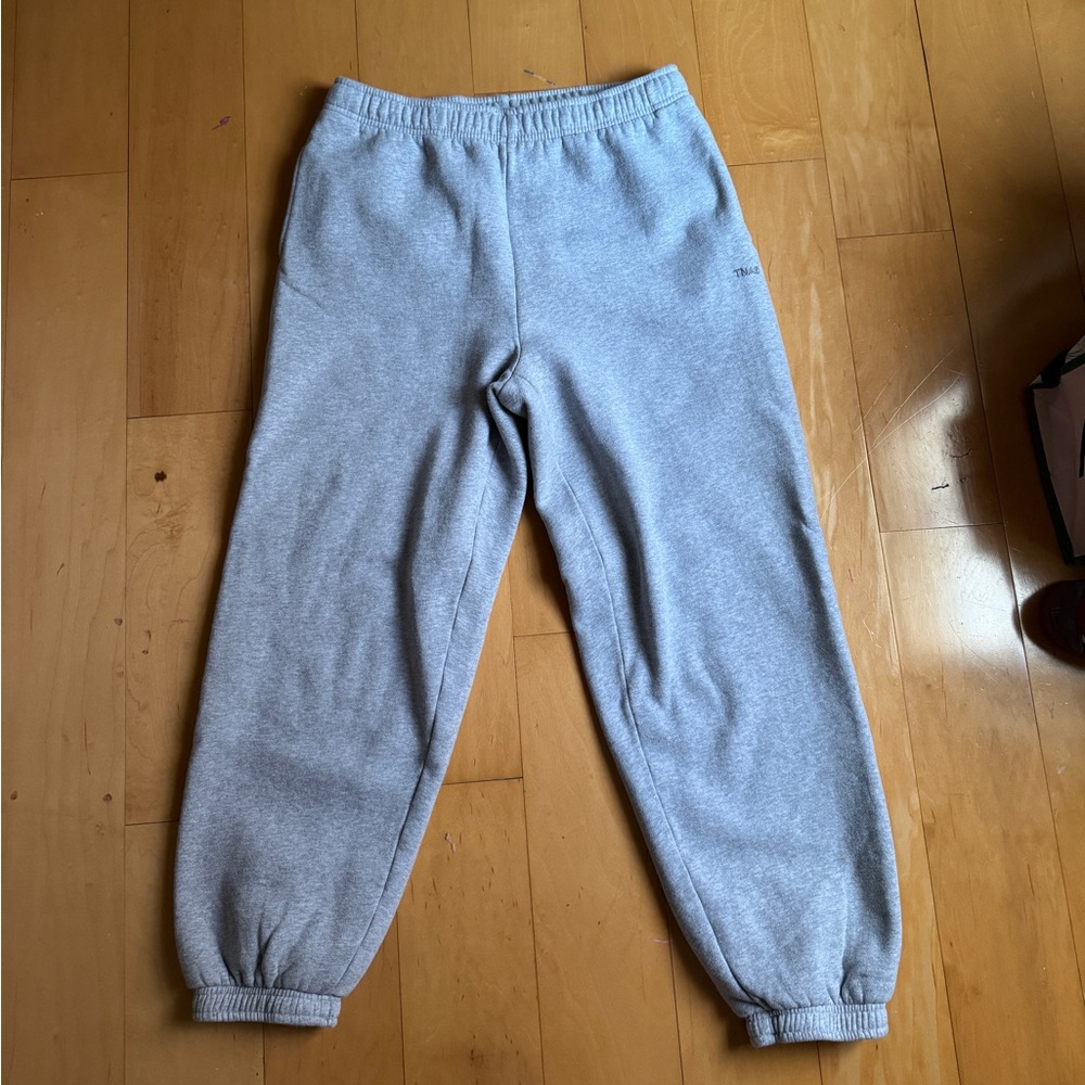 TNA Mega Fit Cozy Fleece Sweatpants in Light Gray
